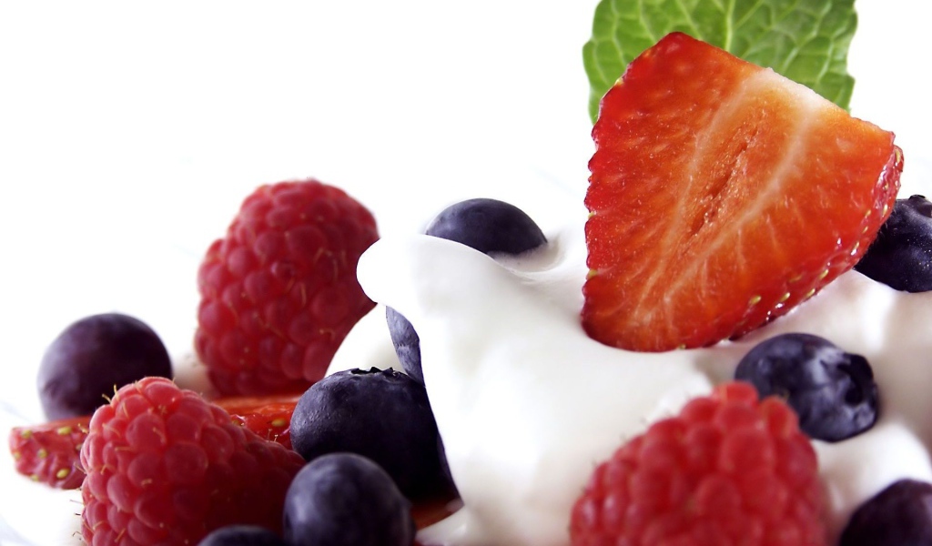 Ягоды со сливками