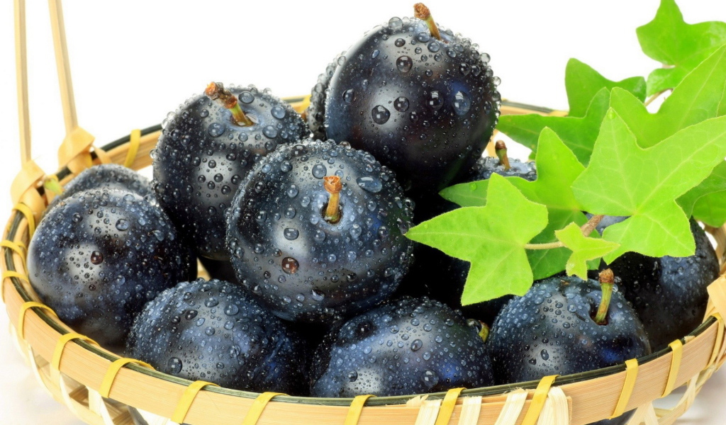 Спелая слива