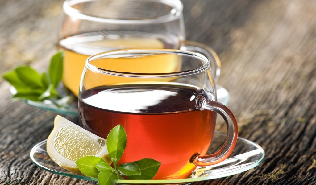 Чай и долька лимона