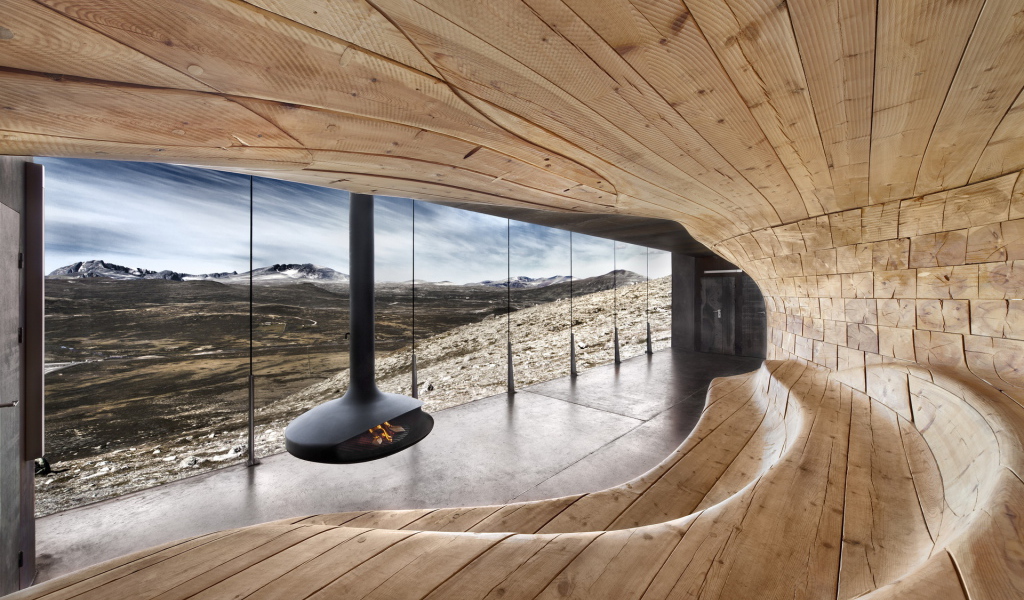 Комната с витражом