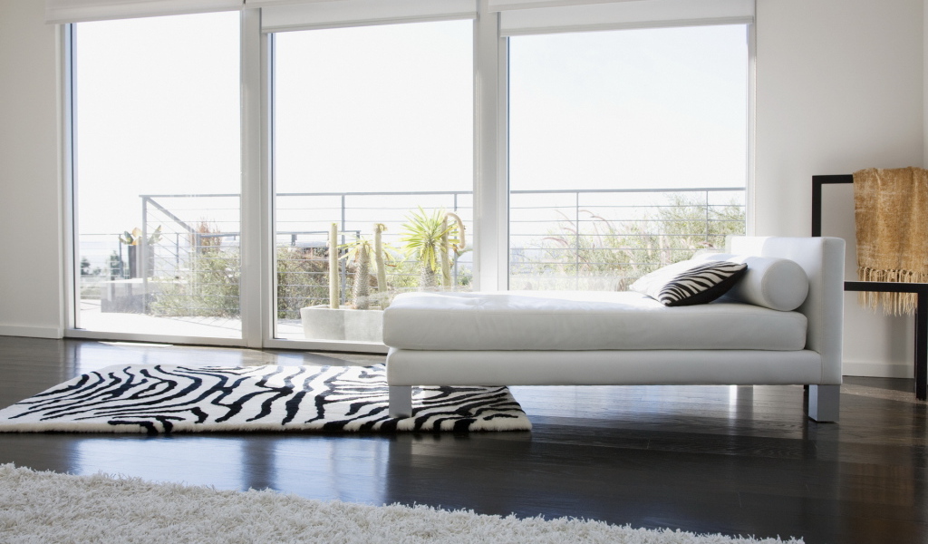 Белая спальная комната