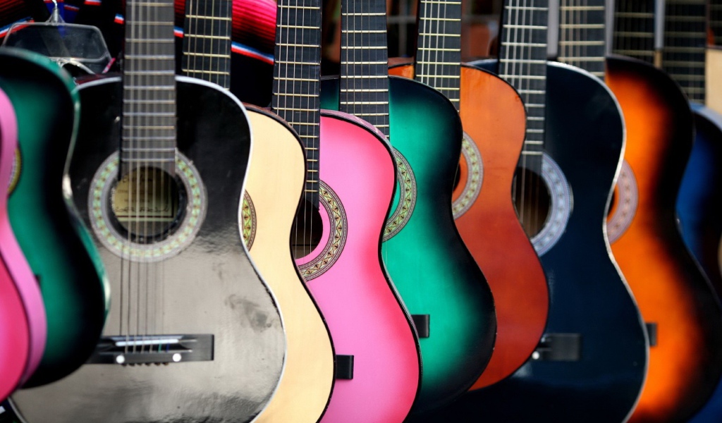 Разноцветные гитары