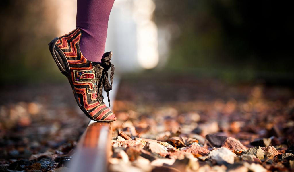 На носочках