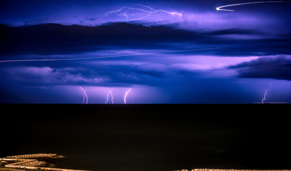 Грозовые облака - молния