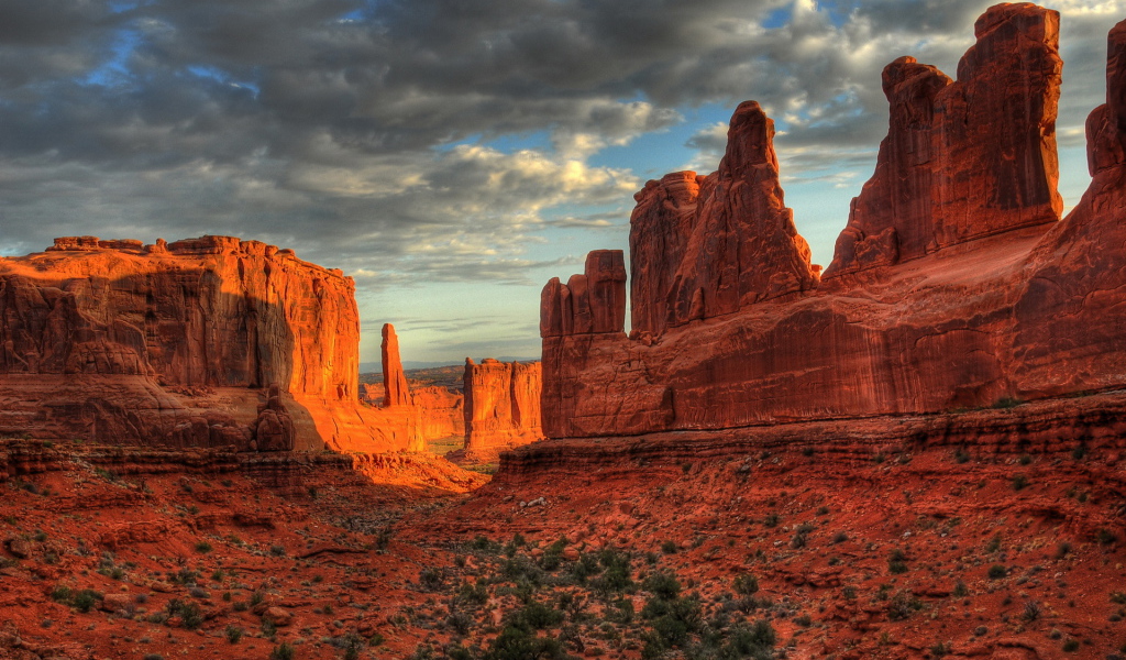 Скалы в пустыне