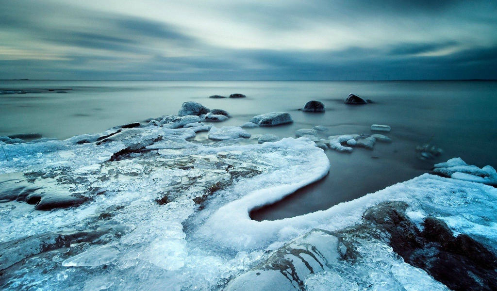 Замерзшие камни