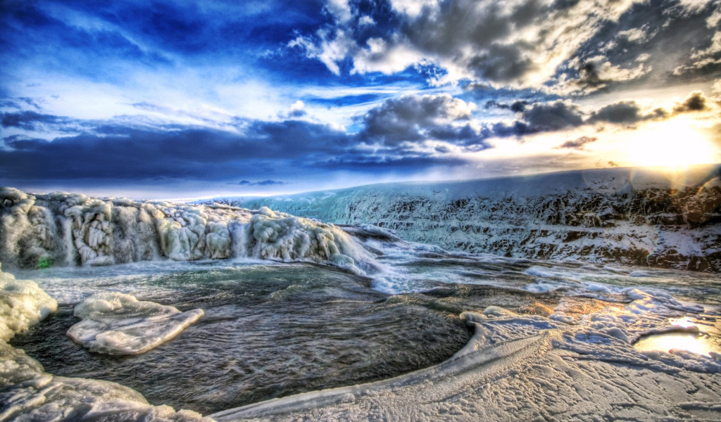 Зимняя река