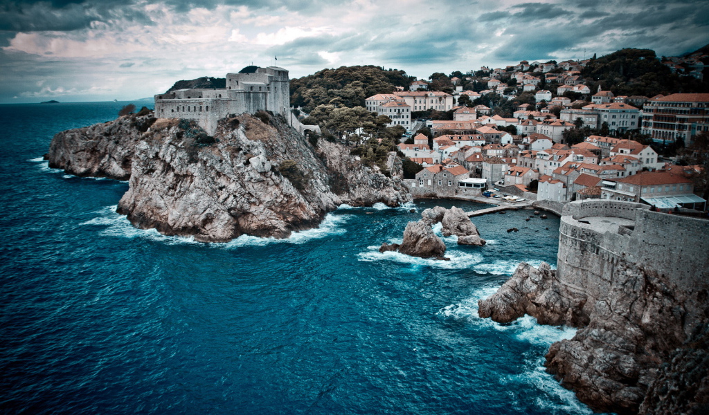 Город у моря