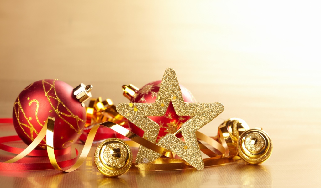 Красивые новогодние игрушки