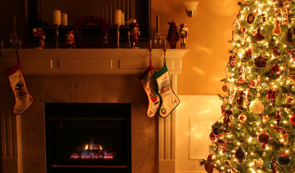 Светящиеся огни на елке