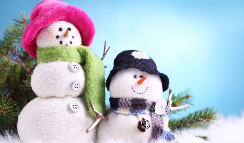 Веселые снеговики