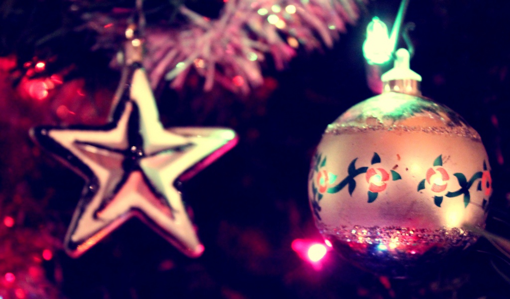 Звезда и шар для елки