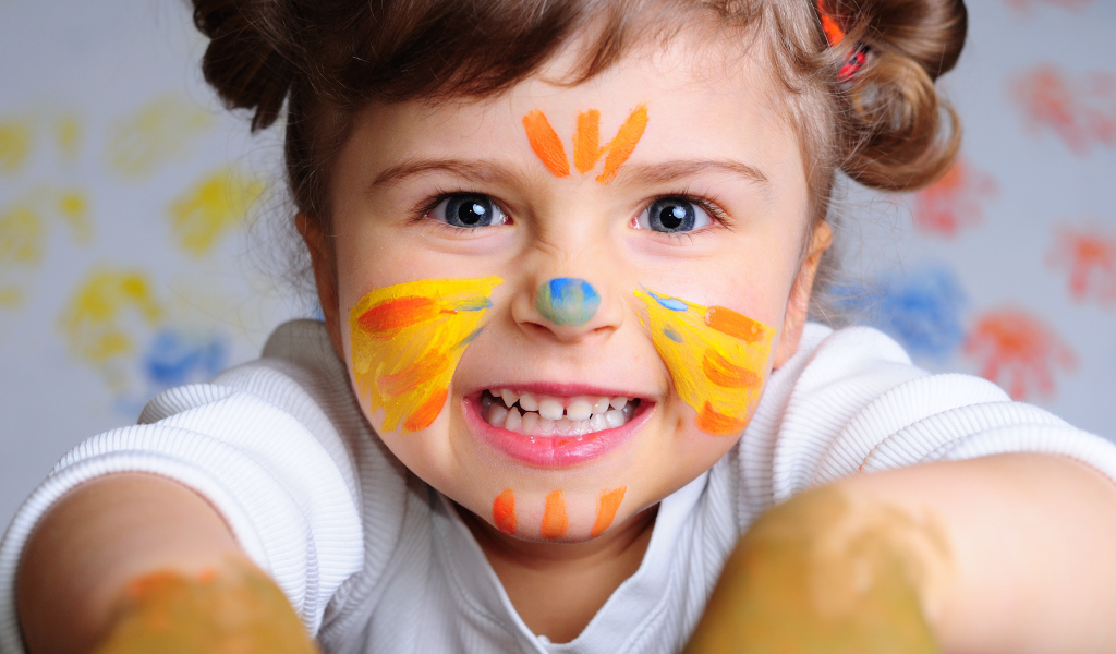 Разрисованный ребенок