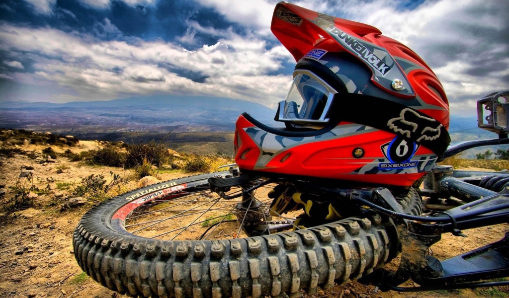 Мотокросс в пустыне