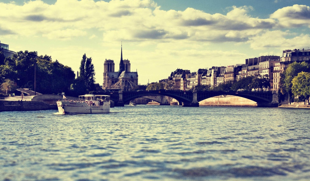 Мост в Париже