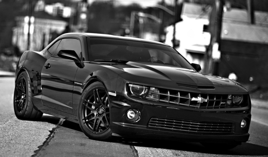 Черный Шевроле Кэймаро SS