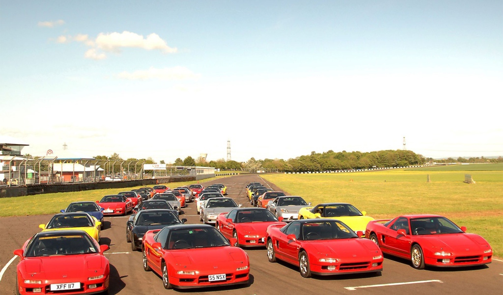 На первой линии Хонда NSX