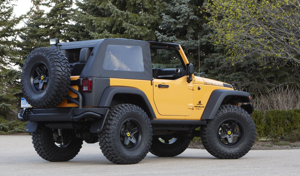 Jeep Wrangler желтый
