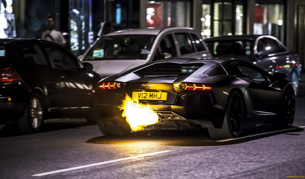 Lamborghini Aventador LP700 огненный выхлоп