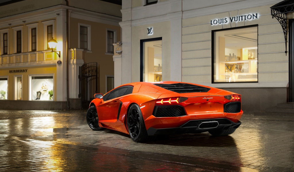 Lamborghini Aventador у бутика