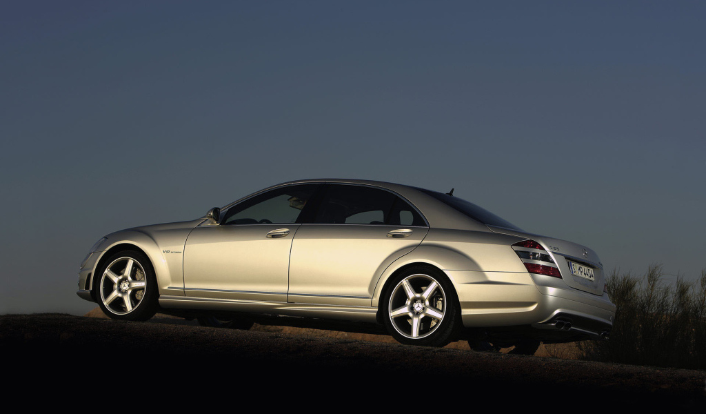 Mercedes-Benz S65 AMG на горе