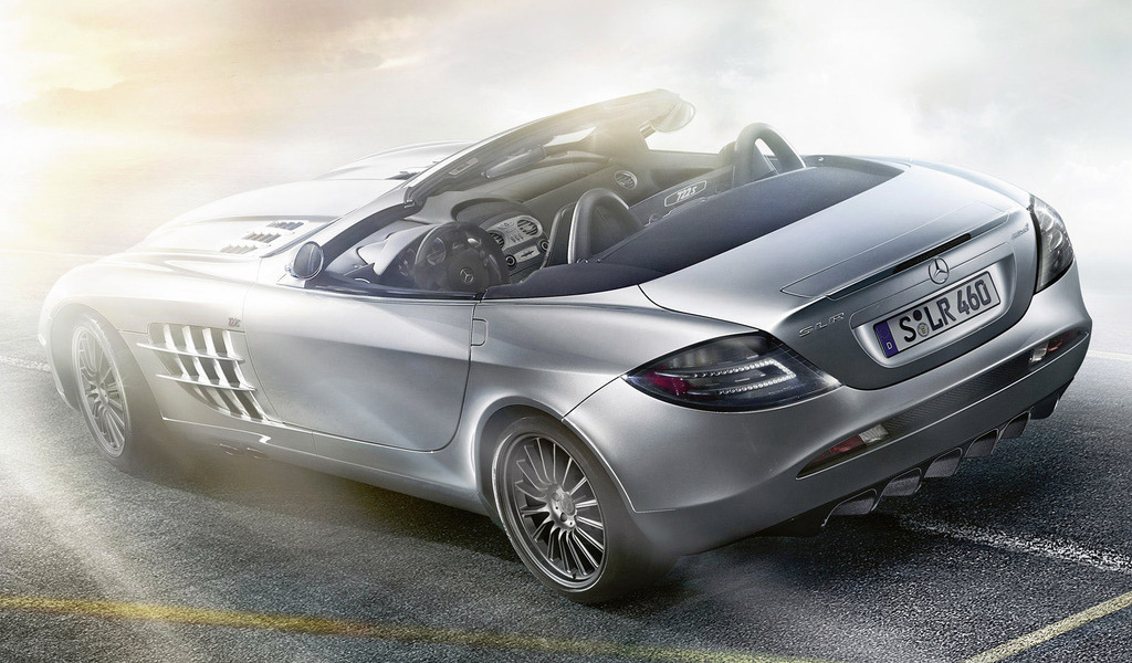 Мерседес на дороге