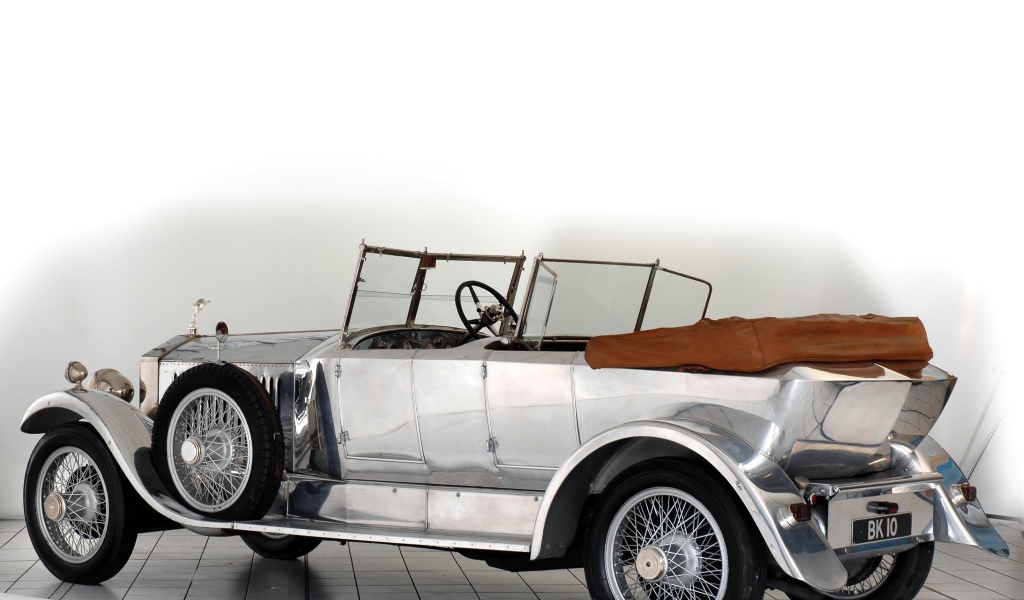 Автомобиль Ролс ройс