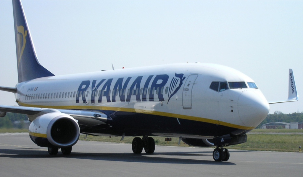 Самолет Ryanair