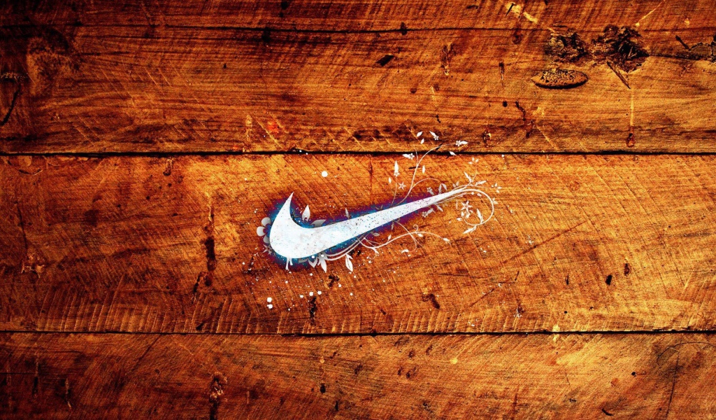 Nike на дереве