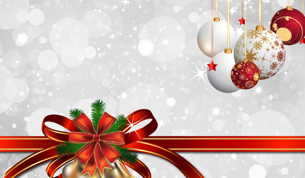 Колокольчики и ёлочные игрушки на белом фоне на рождество