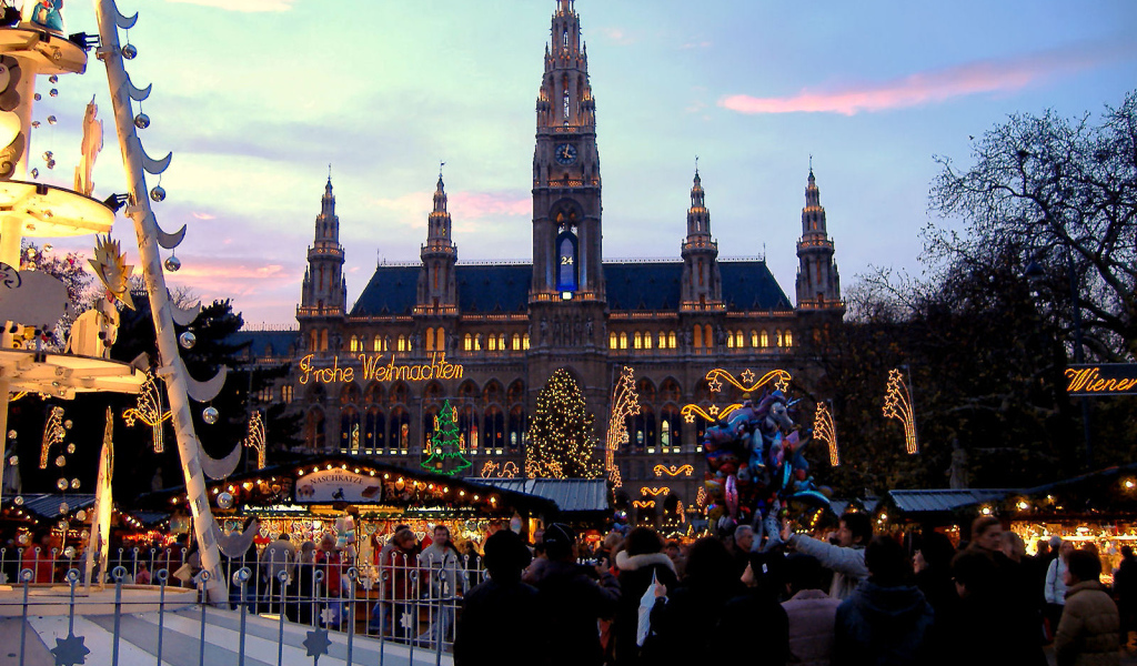 Вечерний город на рождество