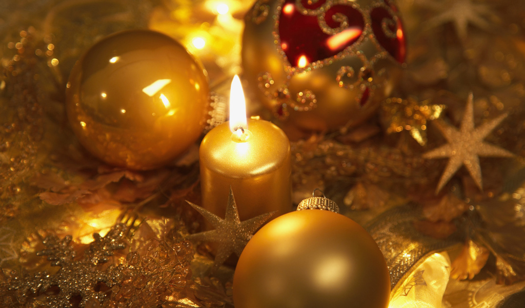 Украшения золотого цвета на рождество