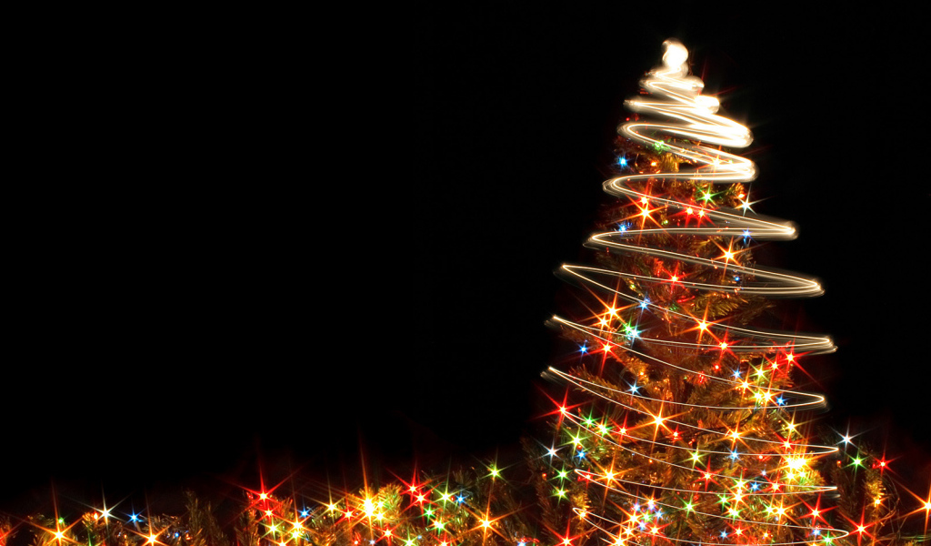 Огни и ёлка на рождество, чёрный фон