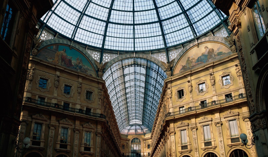 Итальянский собор под стеклянным куполом