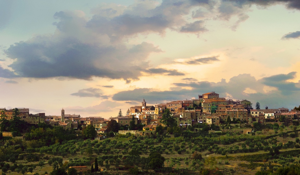 Старый город на холме