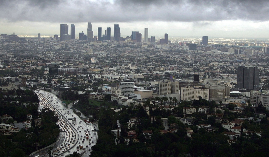 Городской пейзаж дождливым днем