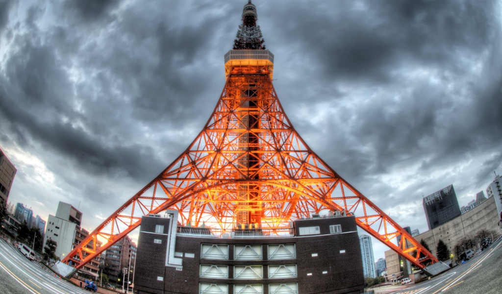 Теле башня в городе