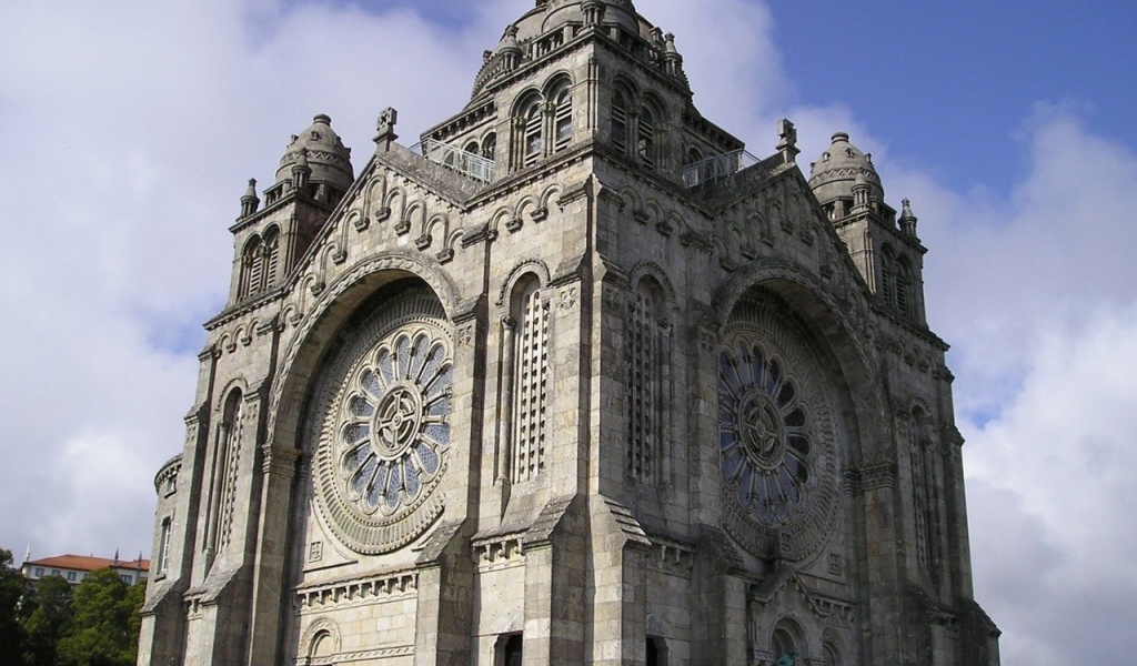 Старинный собор