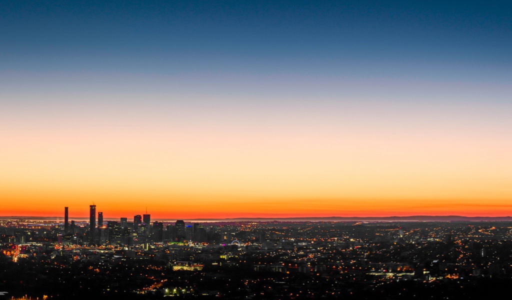 Городской пейзаж на закате