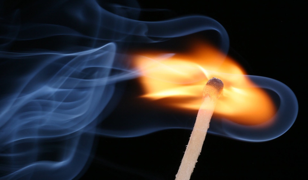 Пламя горящей спички