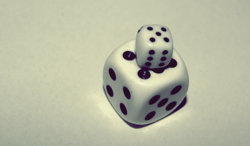 Белые игральные Кости