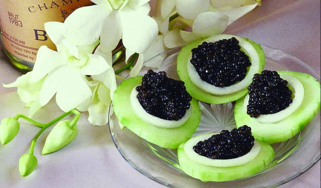 Бутерброды с черной икрой