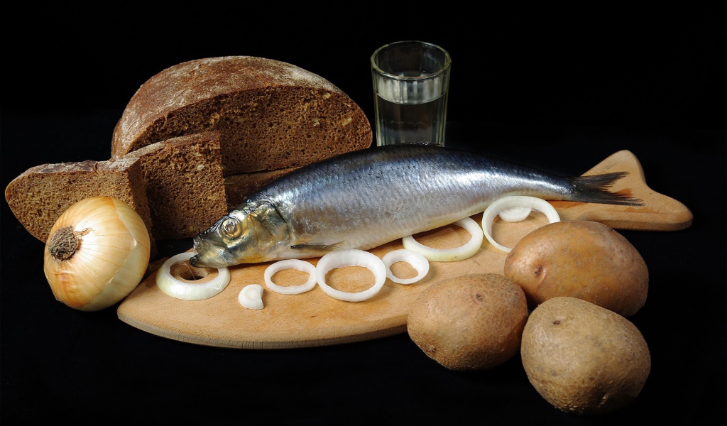 Водка и селедка