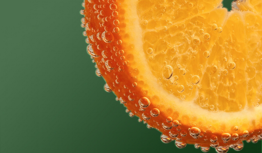 Апельсин в капельках