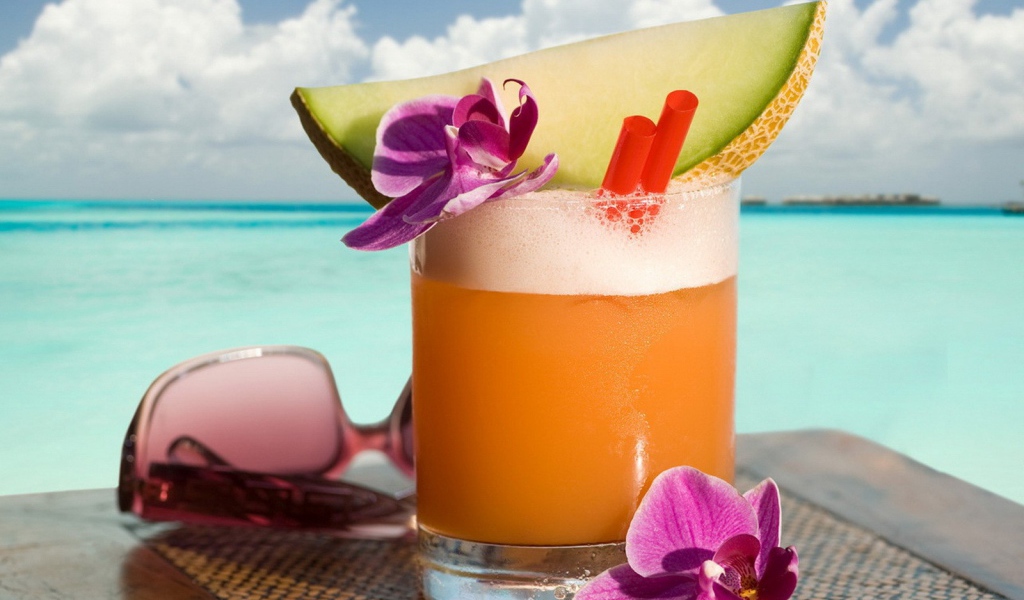 Коктейль и орхидеи