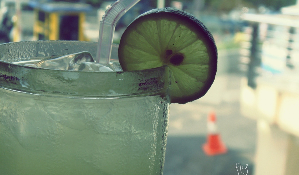 Коктейль с лимоном