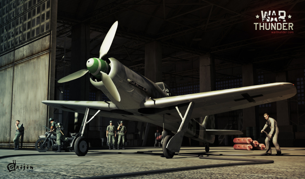 War Thunder самолет в гараже