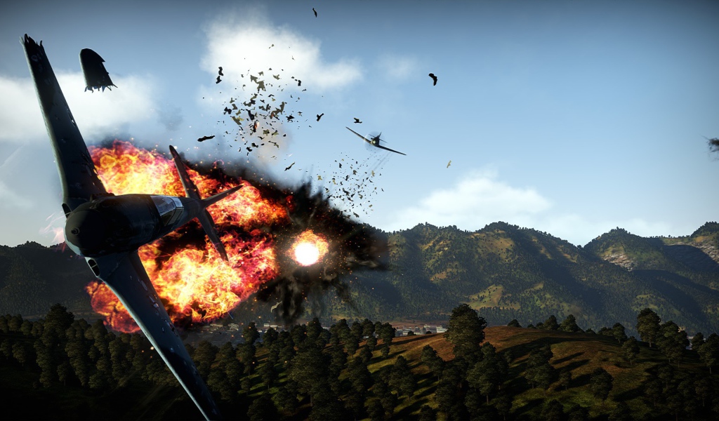 War Thunder самолет сильно пострадал