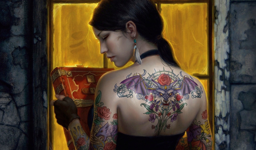 Девушка в тату с книгой