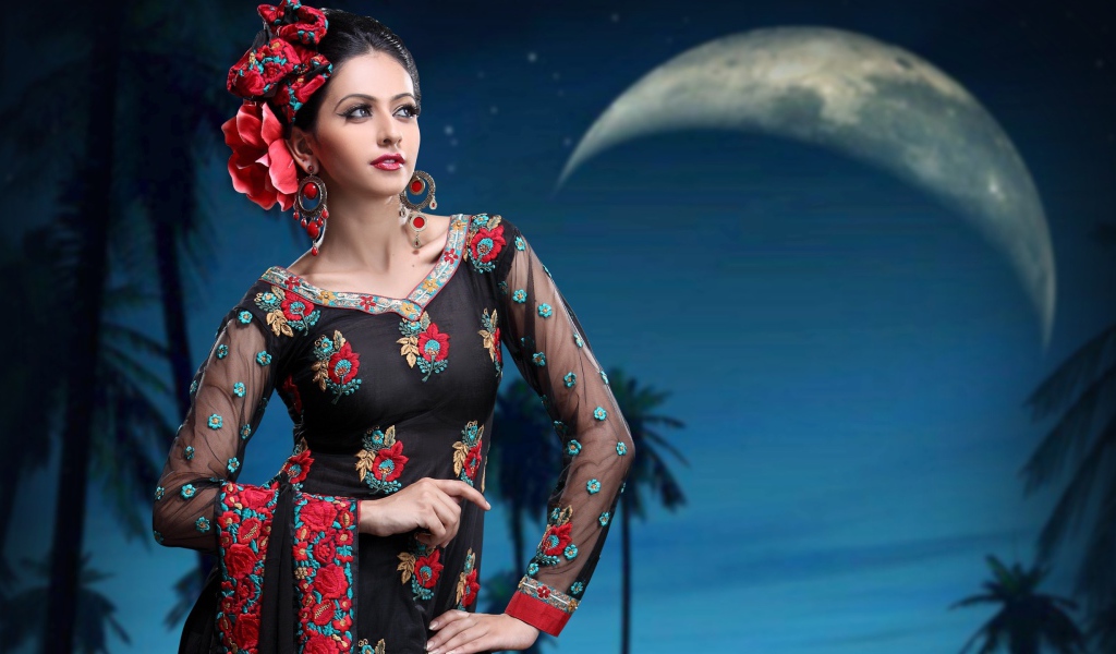 Девушка в цветастом платье